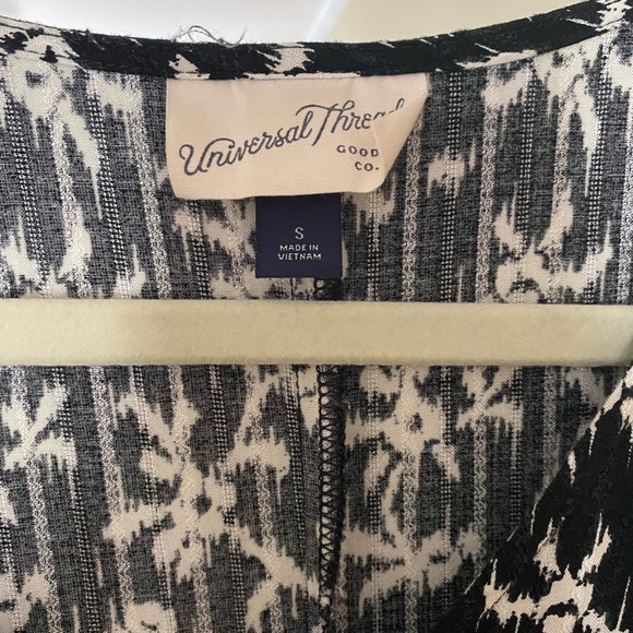 Universal Thread Dress - Picture 3 of 5